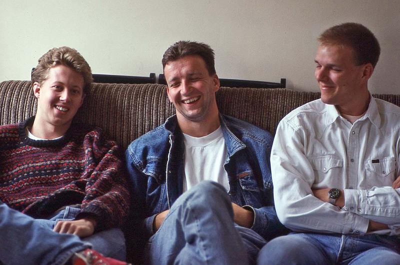 WT 2700 333-15 UK 1992-1.jpg